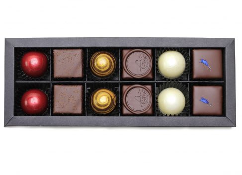 6 Formpralinen und 6 Schnittpralinen