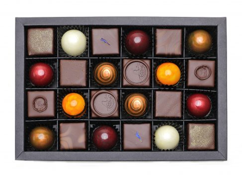 12 Formpralinen und 12 Schnittpralinen - Pralinenmischung