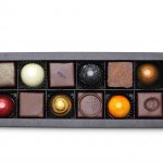 6 Formpralinen und 6 Schnittpralinen - Pralinenmischung ohne Alkohol