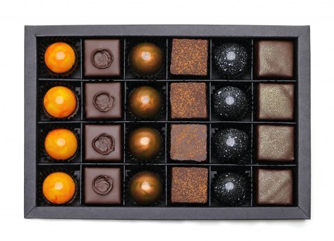 12 Formpralinen und 12 Schnittpralinen - Pralinen Winter Edition ohne Alkohol