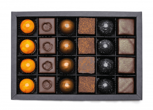 12 Formpralinen und 12 Schnittpralinen