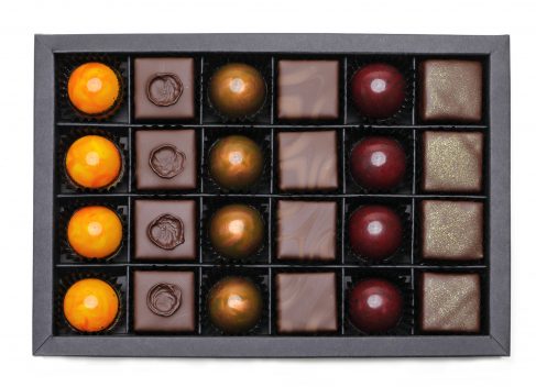 12 Formpralinen und 12 Schnittpralinen - Pralinen Winter Edition mit Alkohol