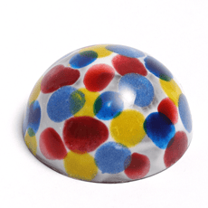 Formpraline mit bunten Tupfen