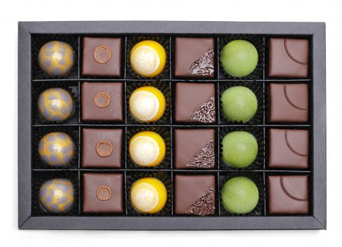 vierundzwanzig frühlingshafte Pralinen